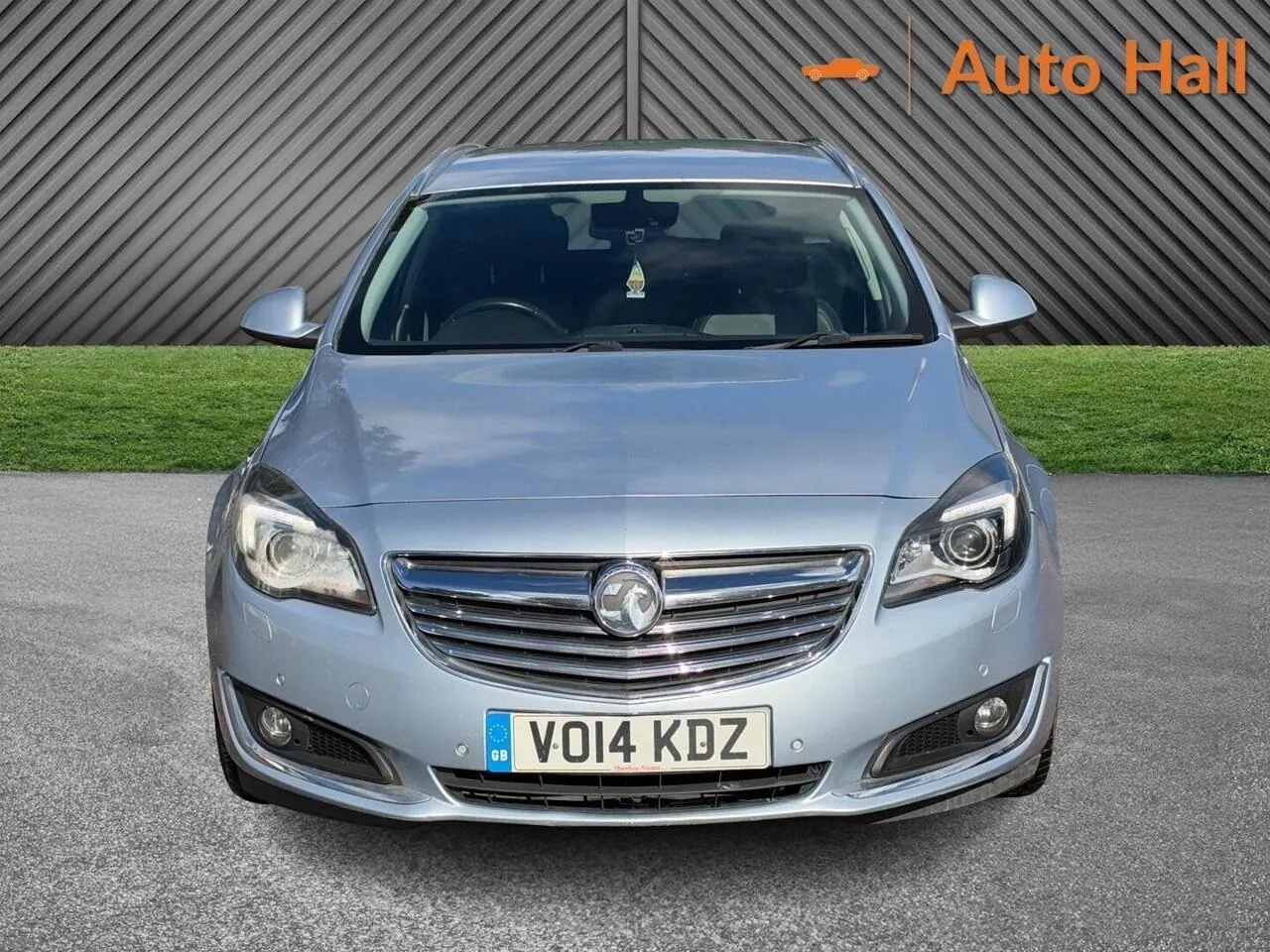 Vauxhall Insignia 2014 photo 2