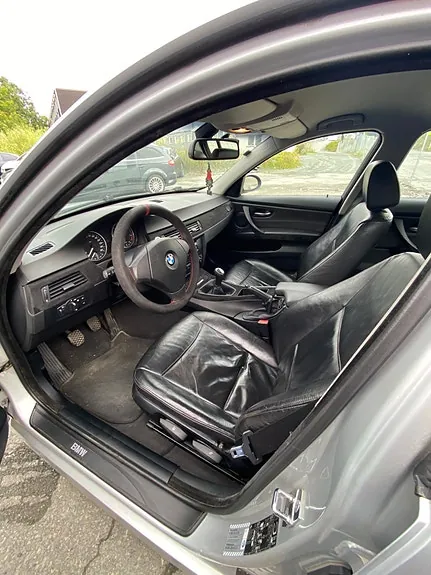 BMW 318D 2005 photo 2