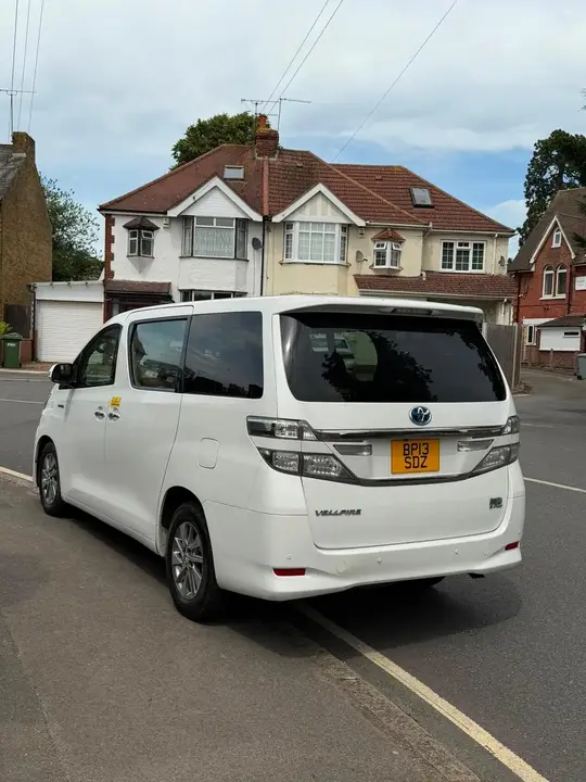 Toyota Alphard 2013 photo 2