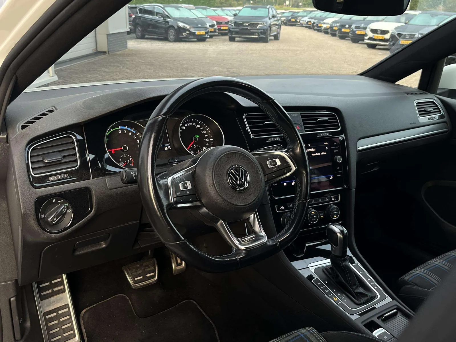 Volkswagen Golf 2020 photo 3