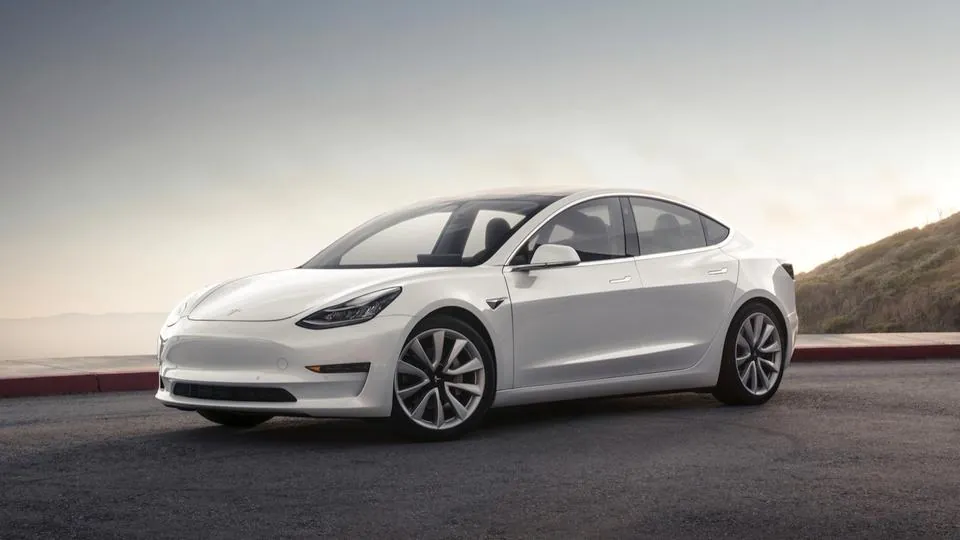 Tesla Model 3 Long Range