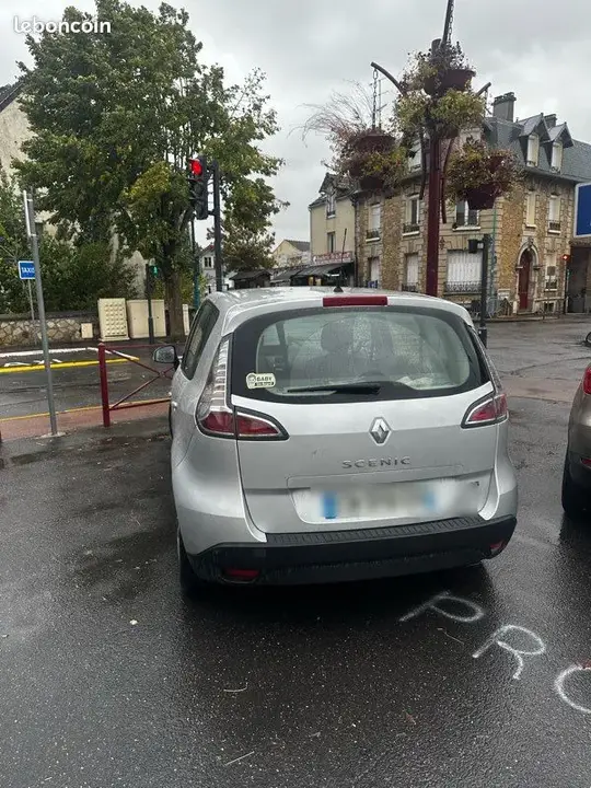 Renault Scenic 2013 photo 2