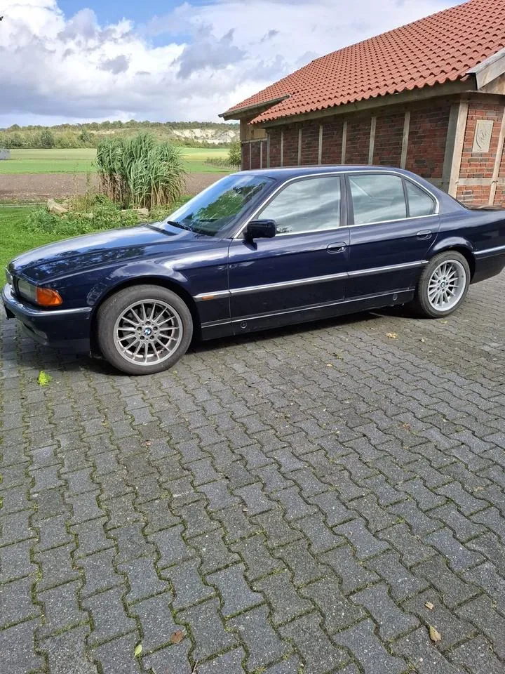 BMW 735I
