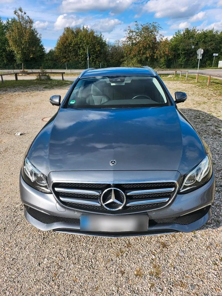 Mercedes-Benz E220D
