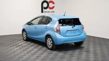 Toyota Aqua 2013 photo 5