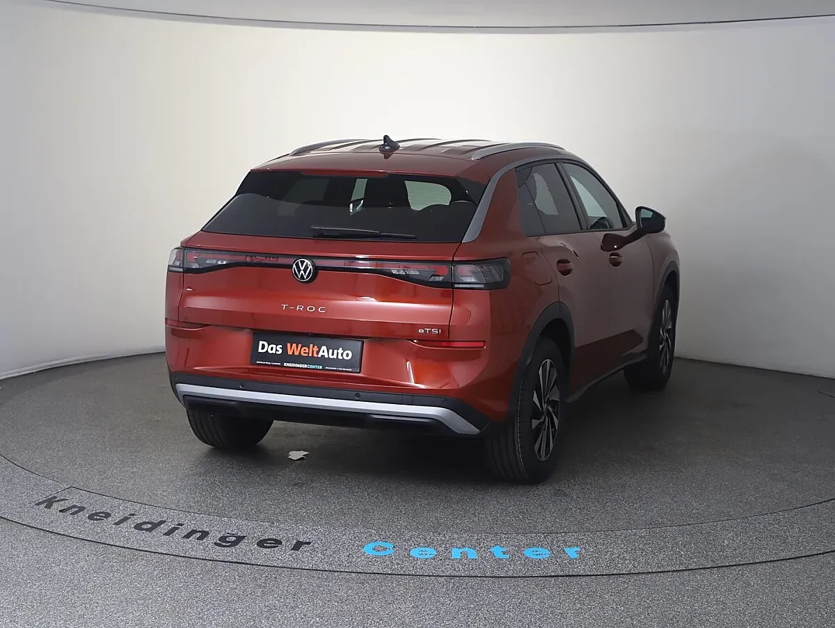 Volkswagen T-Roc 2026 photo 2