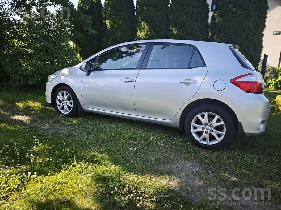 Toyota Auris 2012 photo 4