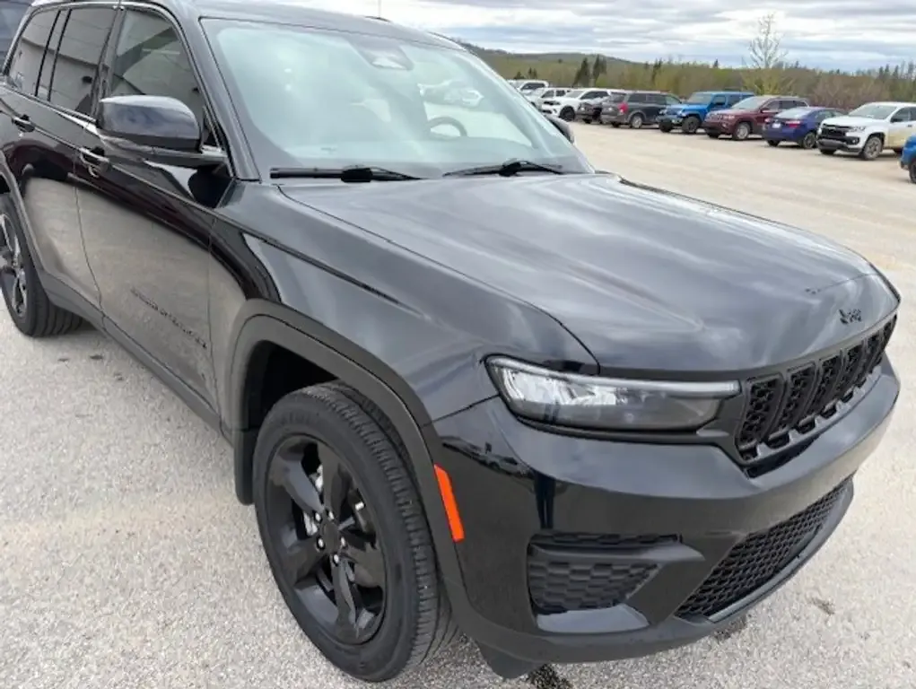Jeep Grand Cherokee 2023 photo 3