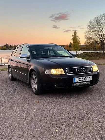 Audi A4 2004 photo 2
