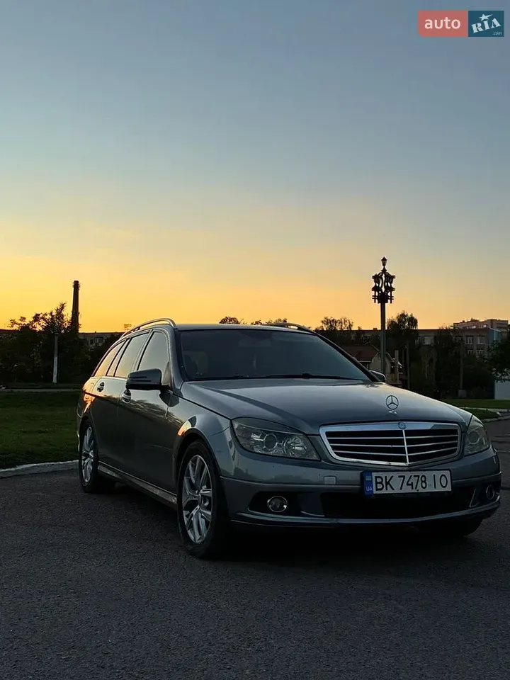 Mercedes-Benz C-Class 2009 photo 2