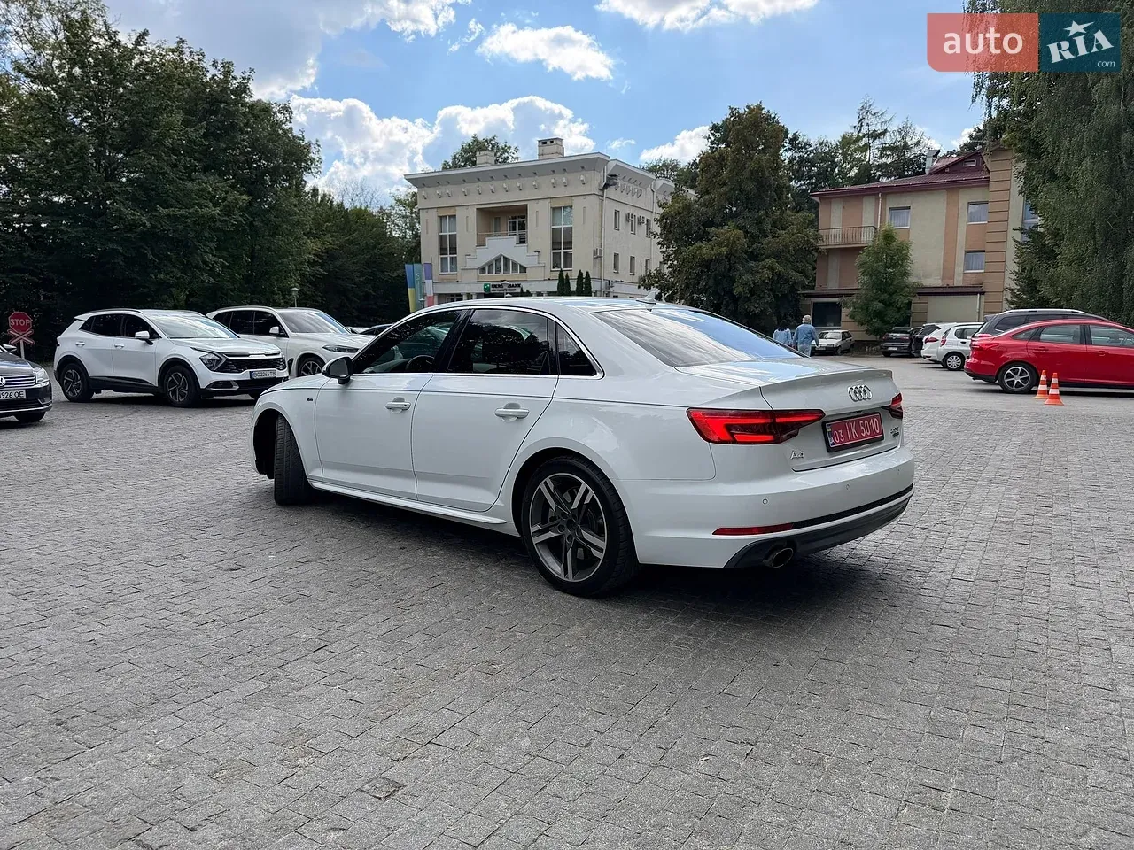 Audi A4 2016 photo 2