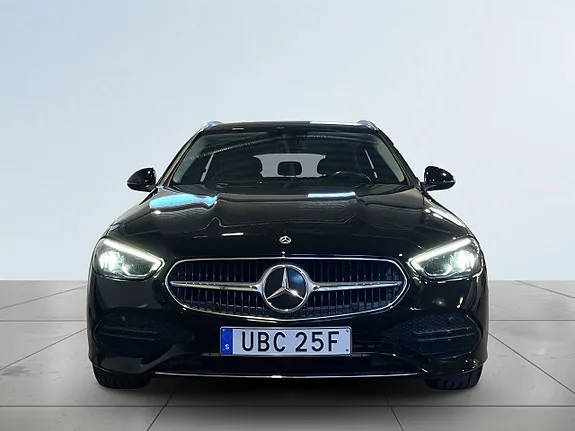 Mercedes-Benz C300 2023 photo 2