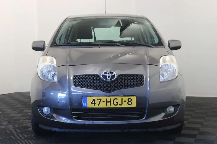 Toyota Yaris 2008 photo 2