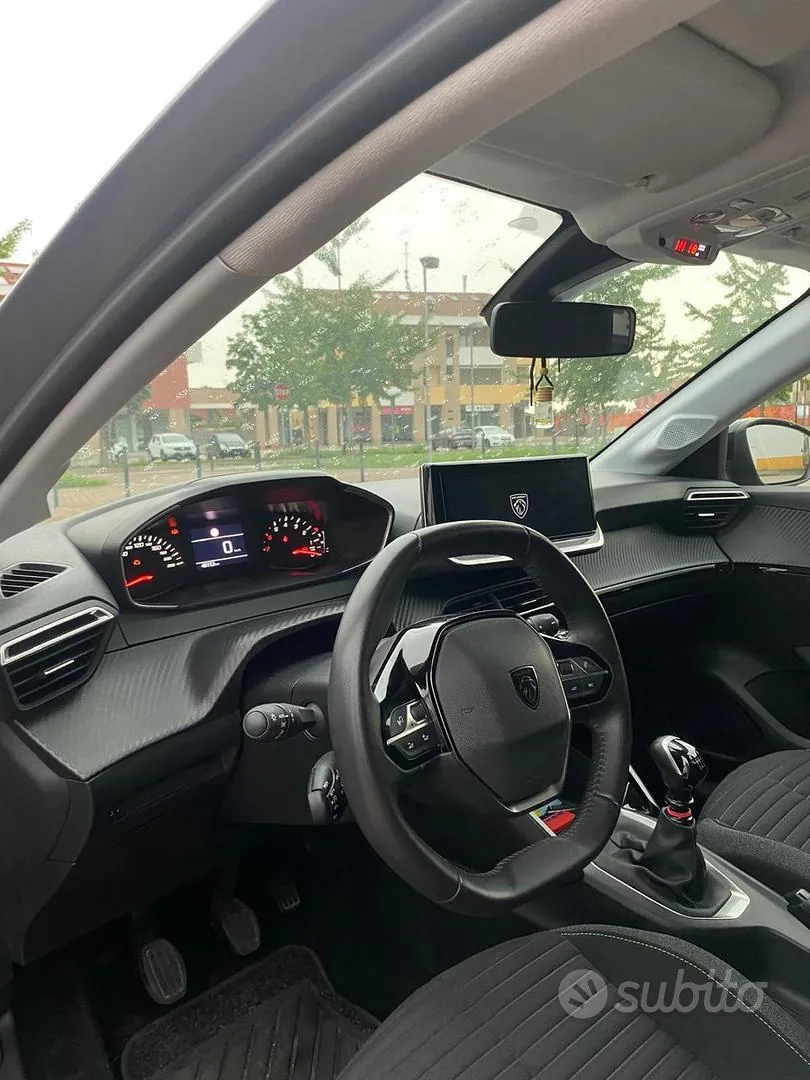 Peugeot 208 2024 photo 4