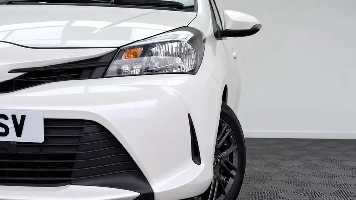 Toyota Yaris 2015 photo 5