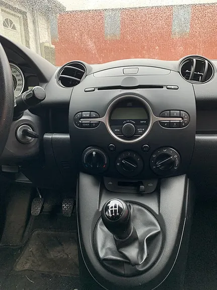 Mazda 2 2008 photo 5