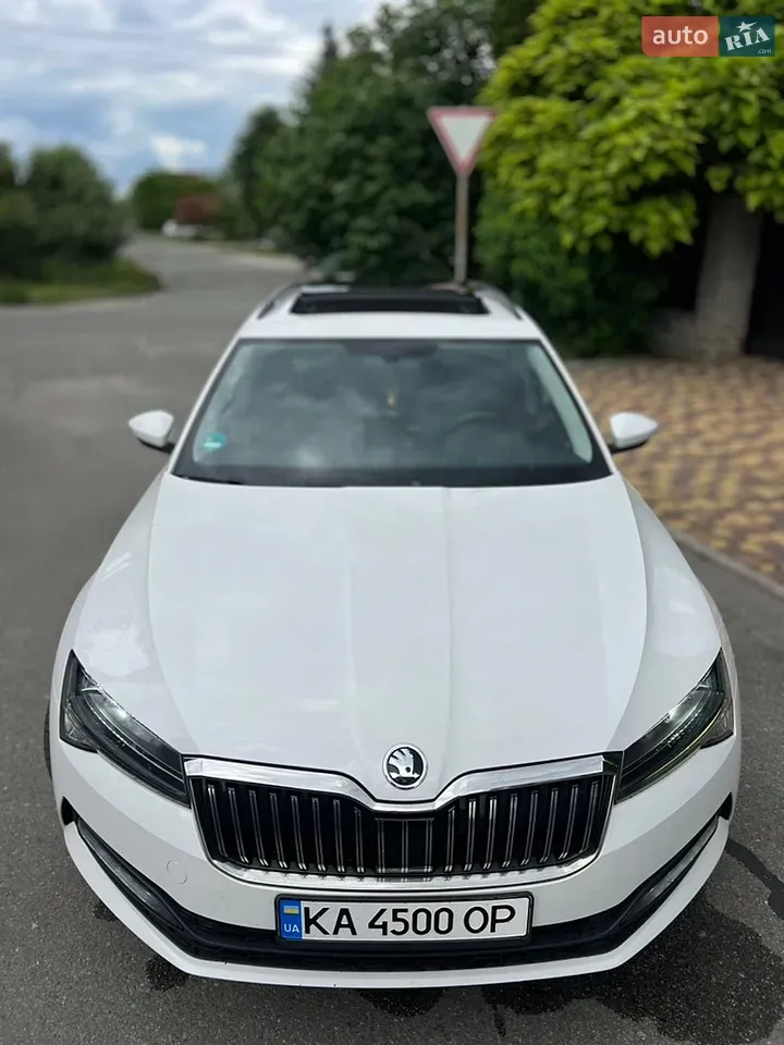 Skoda Superb 2019 photo 4