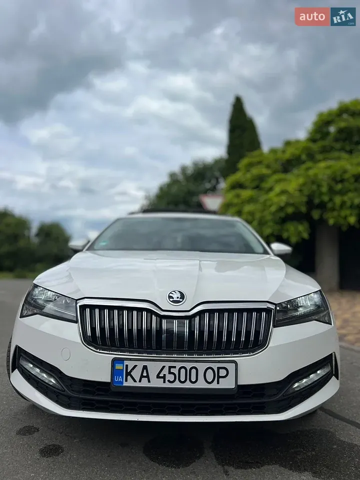 Skoda Superb 2019 photo 5