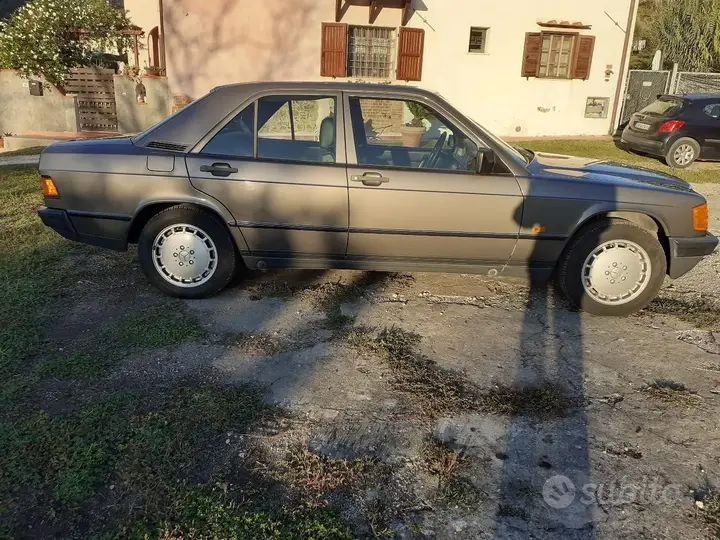 Mercedes-Benz 190 1986 photo 3