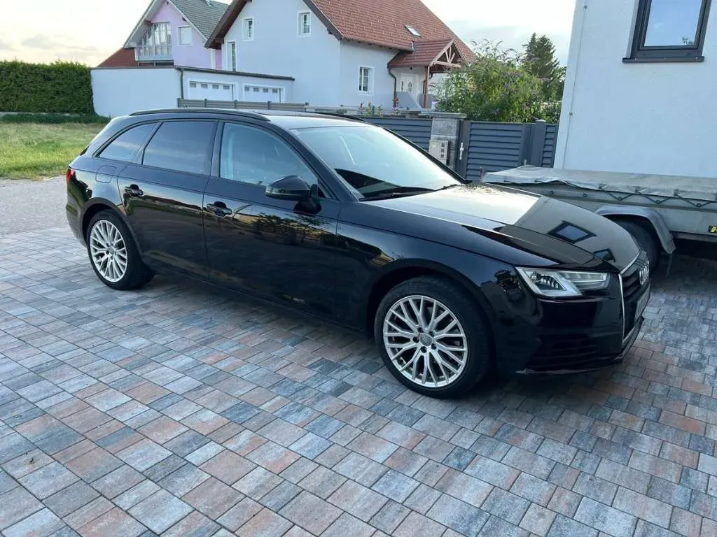 Audi A4 2016 photo 2