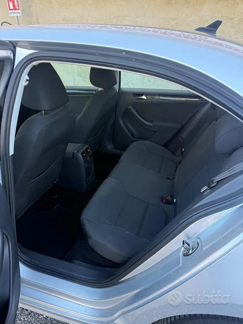 Volkswagen Jetta 2012 photo 5