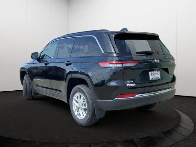 Jeep Grand Cherokee 2026 photo 4
