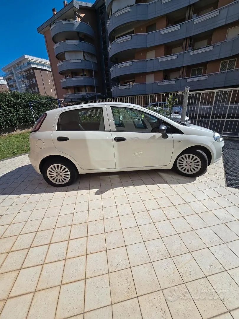 Fiat Punto Evo 2010 photo 2