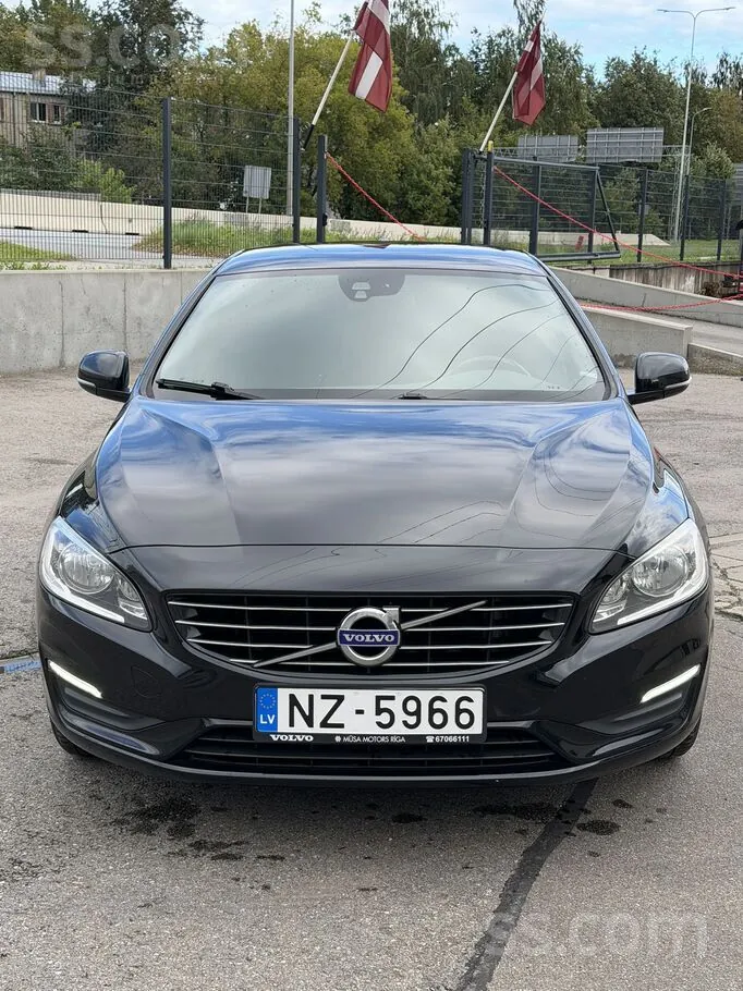 Volvo S60 2017 photo 2