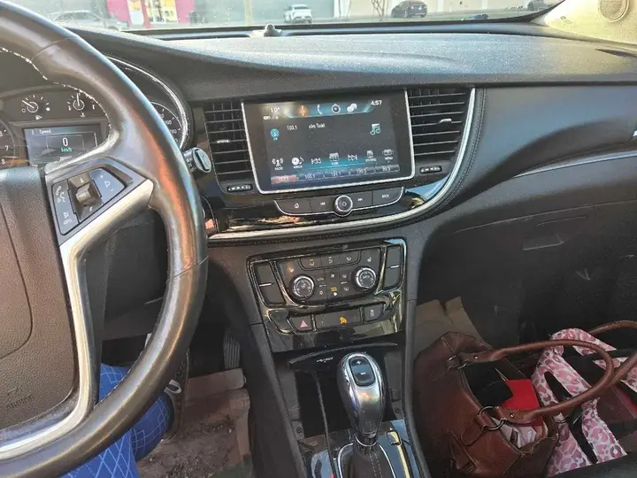 Buick Encore 2017 photo 2