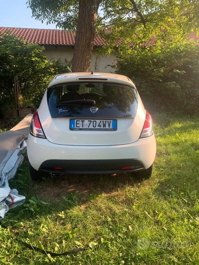 Lancia Ypsilon 2014 photo 3