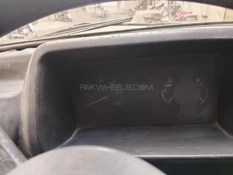 Suzuki Ravi