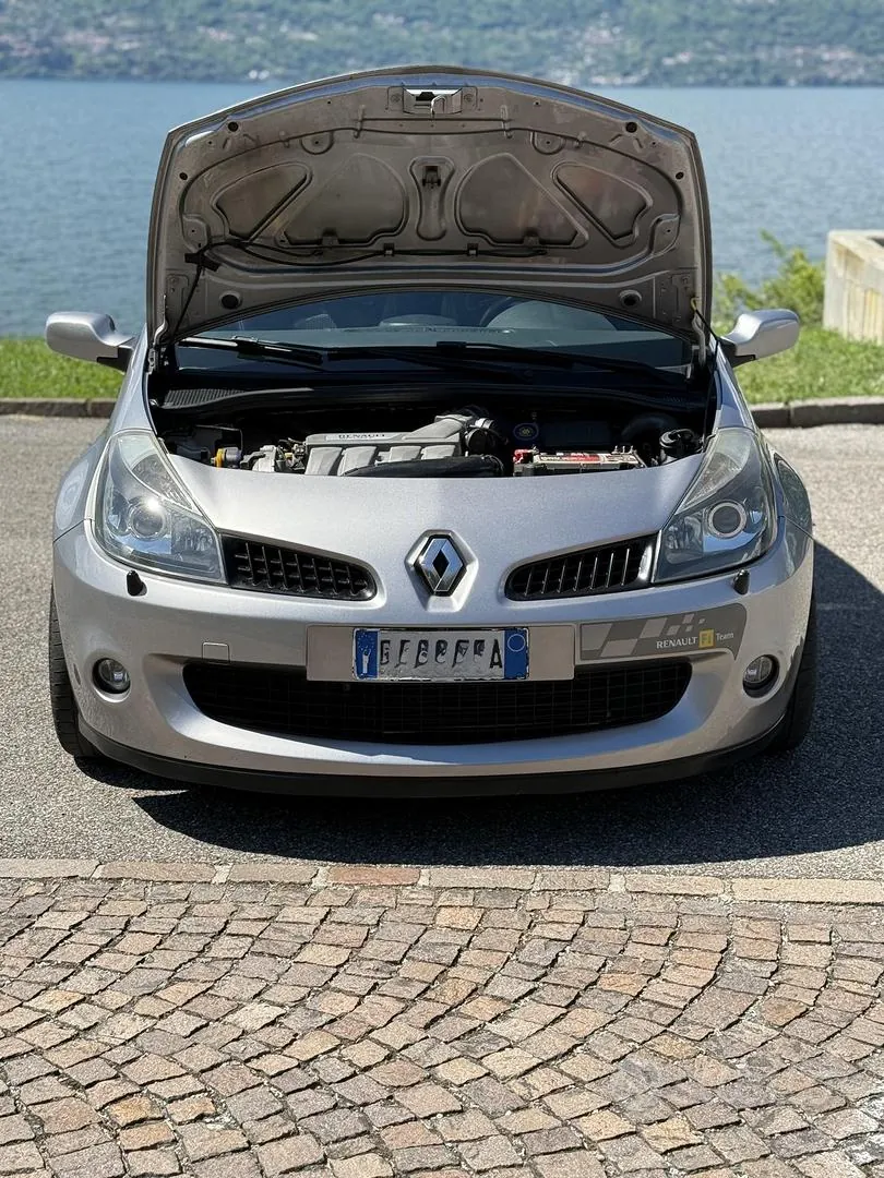 Renault Clio 2007 photo 2