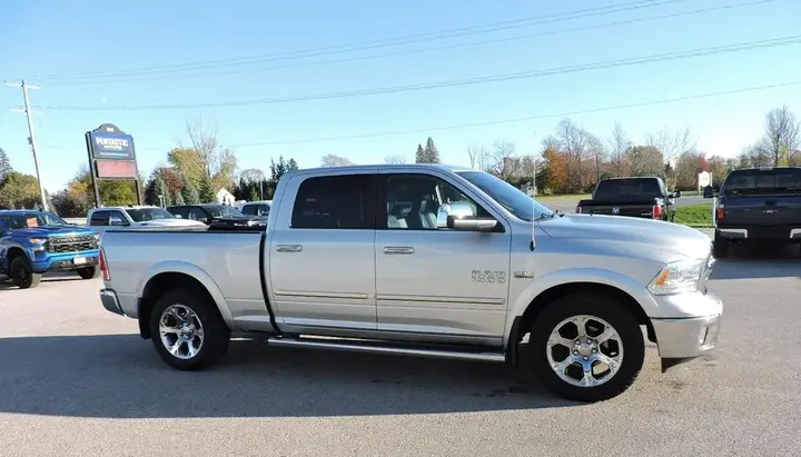 Ram 1500 Laramie 2018 photo 3