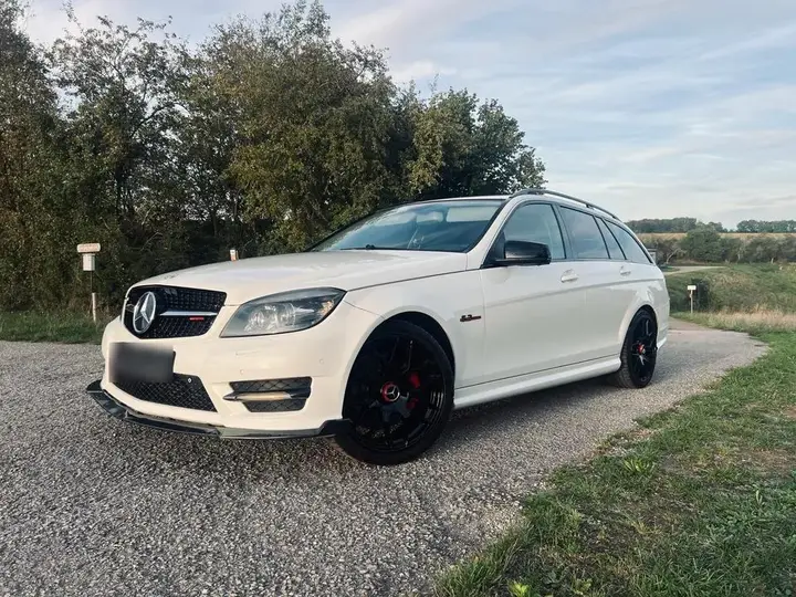 Mercedes-Benz C63 Amg