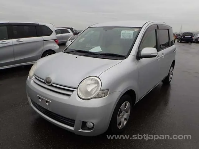 Toyota Sienta 2009 photo 2