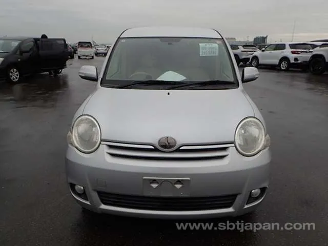 Toyota Sienta 2009 photo 5