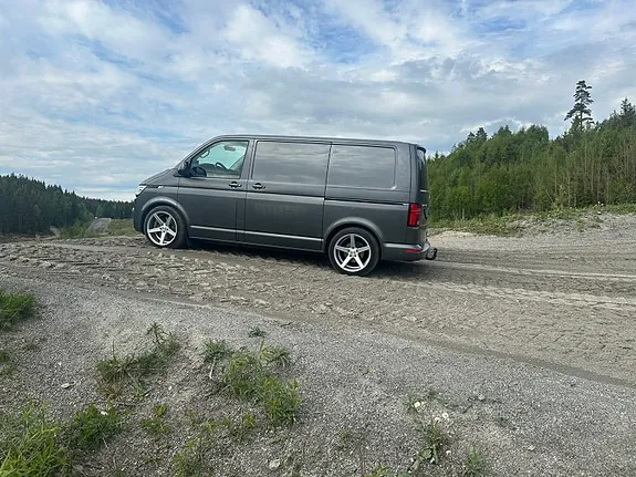 Volkswagen Transporter 2021 photo 2