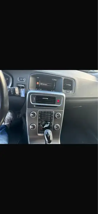 Volvo V60 2015 photo 2
