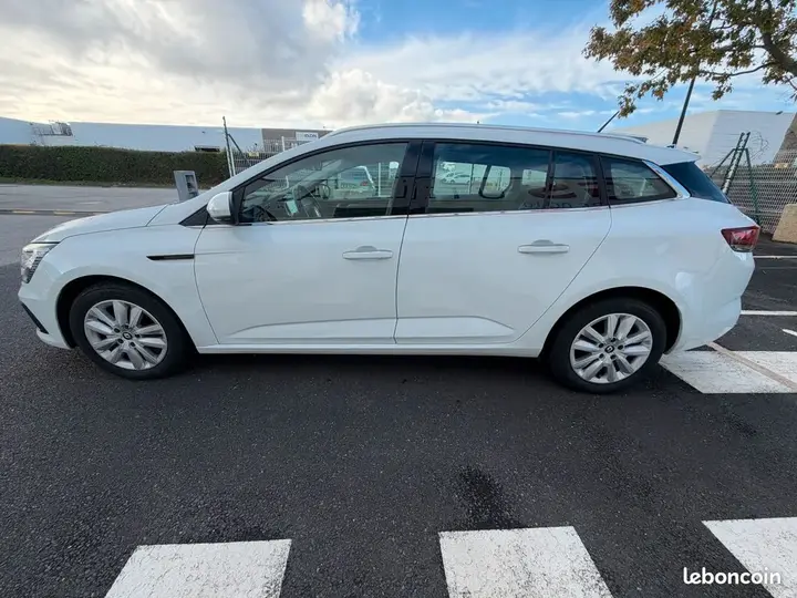 Renault Megane 2022 photo 2