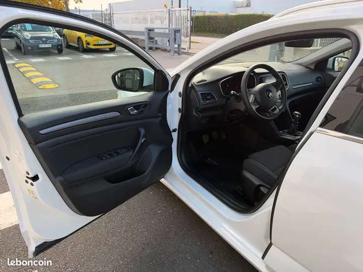 Renault Megane 2022 photo 5