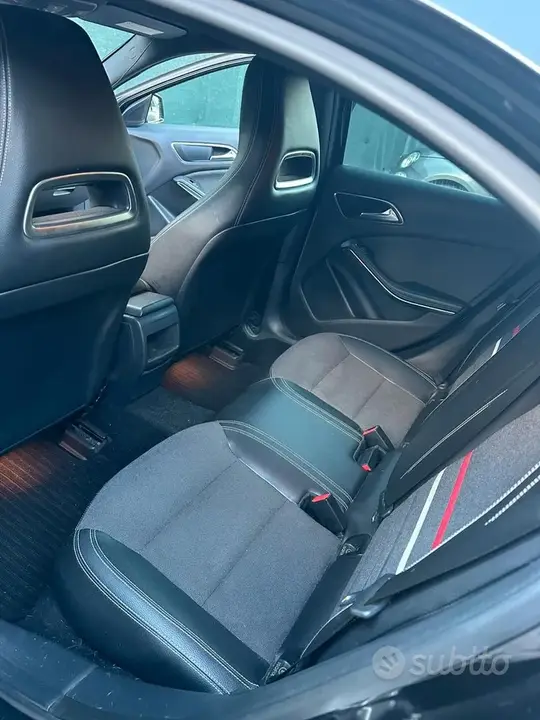 Mercedes-Benz A 180 2013 photo 3