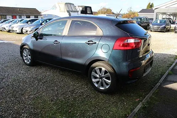 Kia Rio 2015 photo 5