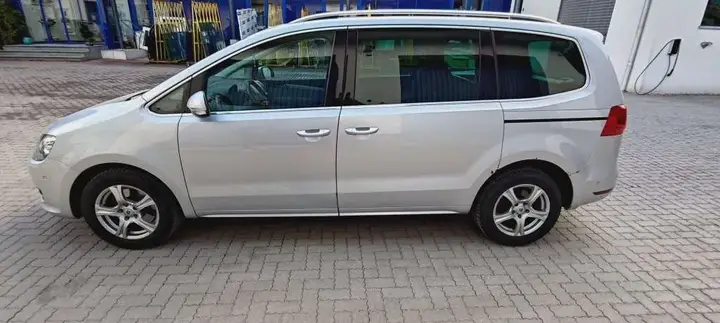 Volkswagen Sharan 2011 photo 3