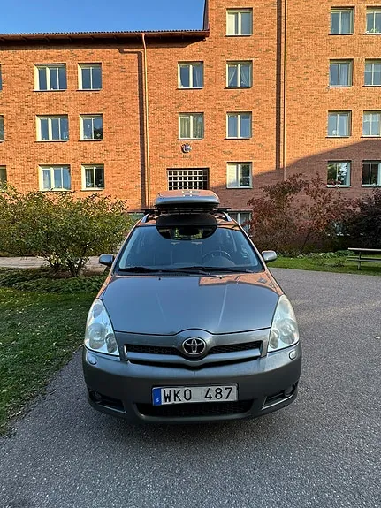 Toyota Corolla Verso 2004 photo 2