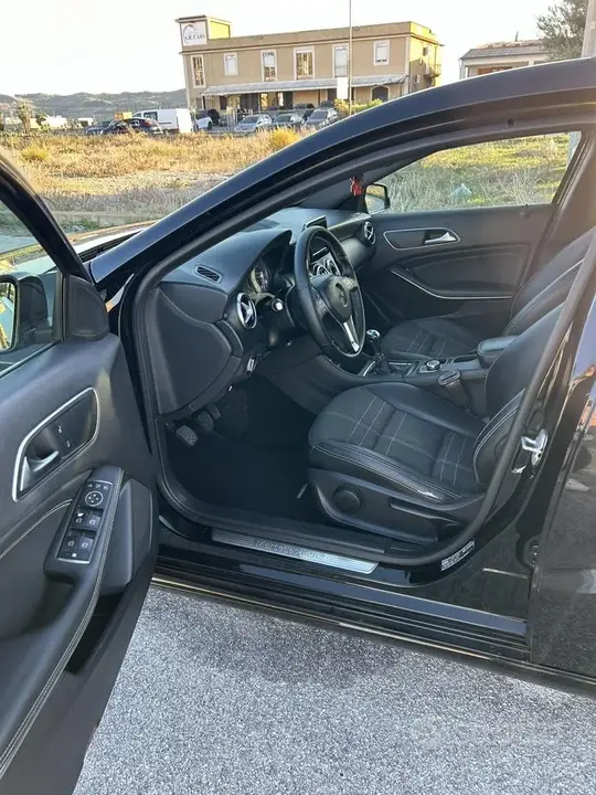 Mercedes-Benz A 180 2014 photo 4