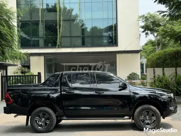 Toyota Hilux 2024 photo 2