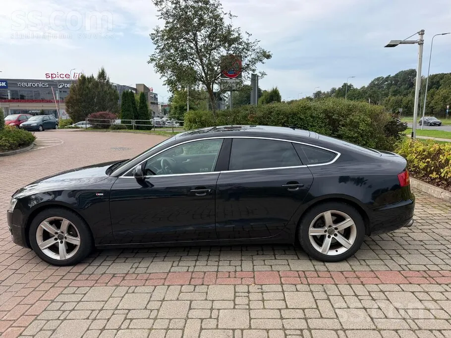Audi A5 2009 photo 2