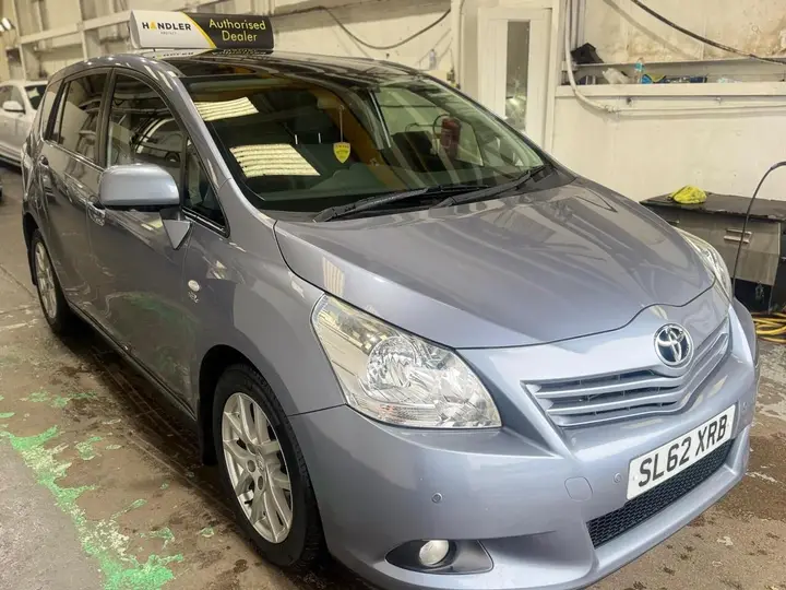Toyota Verso 2012 photo 2