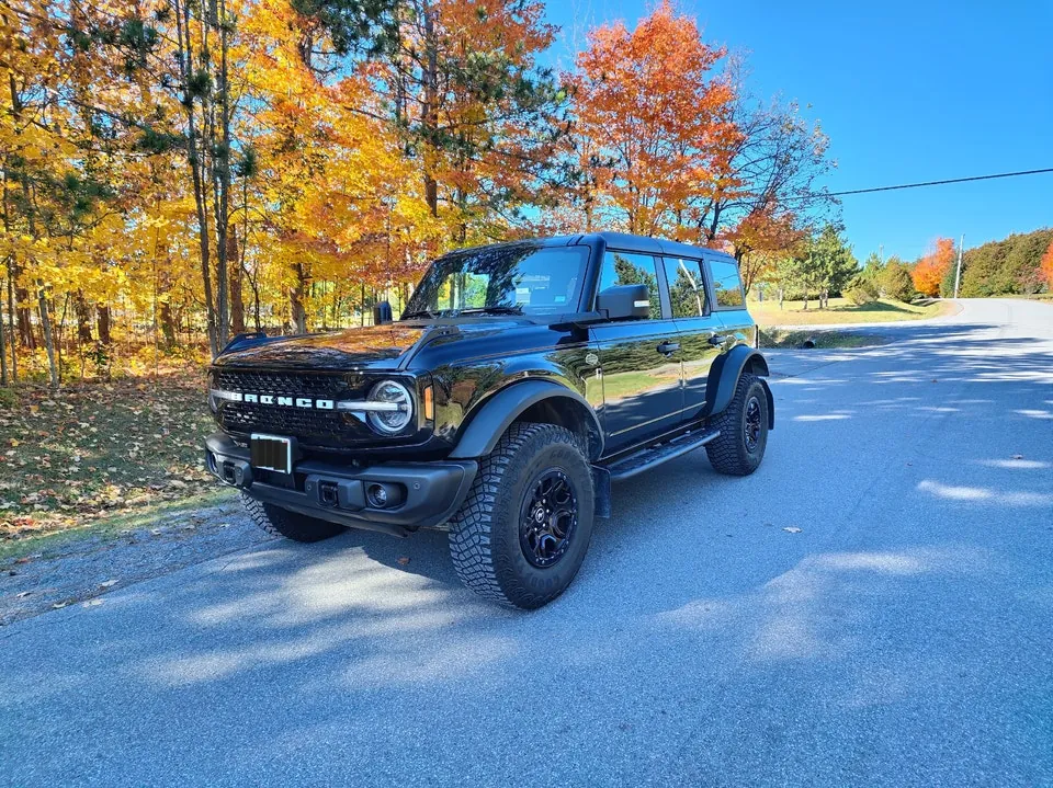 Ford Bronco 2023 photo 2