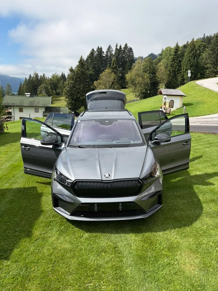 Skoda Enyaq 2023 photo 3
